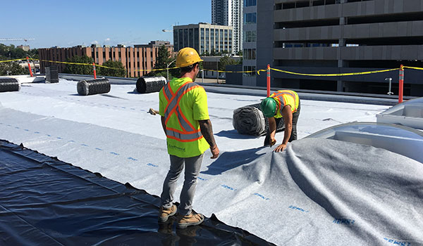 Trabajos de construcción en la cubierta
